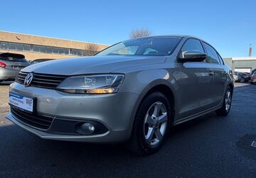 VW Jetta 111.740 km 7.990 &euro; Düsseldorf 40233