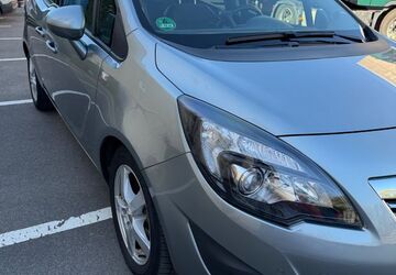 Opel Meriva 71.200 km 7.450 &euro; Düsseldorf 40229