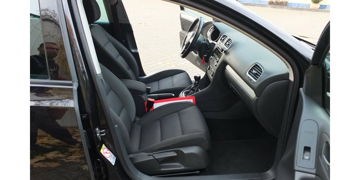 VW Golf 1.6TDi TEAM neuer ZAHNRIEMEN KLIMAAUTOMATIK 159.855 km 7.500 &euro; Köln 50858