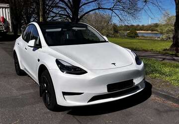 Tesla Model Y 17.500 km 37.000 &euro; Köln 50668