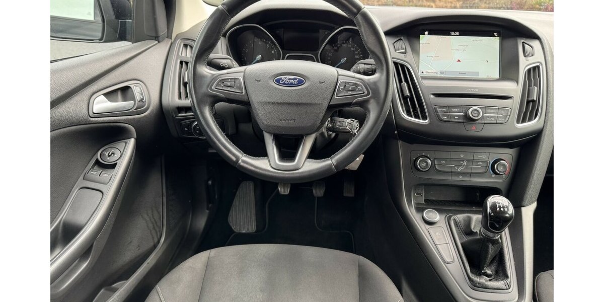 Ford Focus Klima Navi Zahnr.+Wa.-PumpeNeu SR+WR 1.Hd. 115.000 km 6.900 &euro; Erftstadt 50374