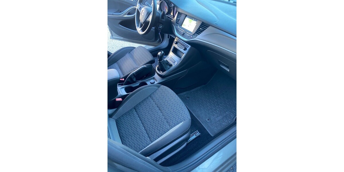 Opel Astra K Sports1.5CDTI.NAVI.VOLL-LED.PDC.11/20 108.000 km 5.990 &euro; Hilden 40721