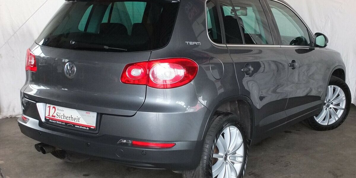 VW Tiguan TEAM orig.ATM ca 52 tkm XENON AHK PARKPILOT 112.432 km 9.698 &euro; Köln 50858
