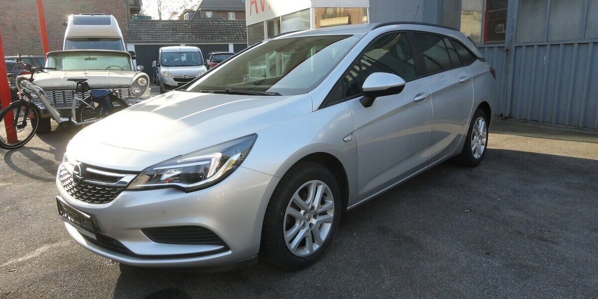 Opel Astra Edition 1,4 Klimatr. PDC V+H Allwetter Shz 90.000 km 8.990 &euro; Neuss 41462