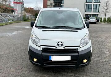 Toyota Proace (Verso) 249.000 km 4.599 &euro; Köln 50825