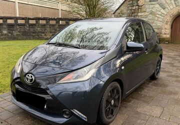 Toyota Aygo (X) 85.000 km 6.980 &euro; Remscheid 42853
