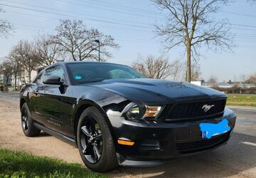 Ford Mustang 101.000 km 14.200 &euro; Düsseldorf 40221