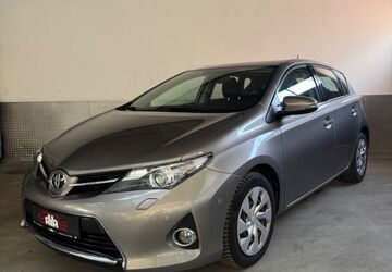 Toyota Auris 108.700 km 9.600 &euro; Solingen 42719