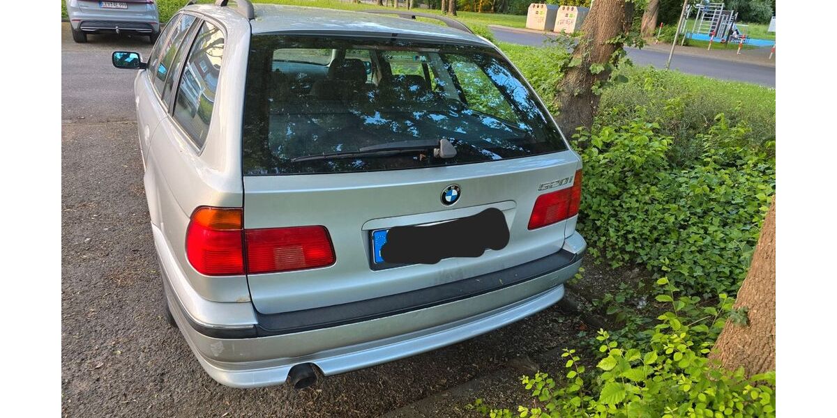 BMW 520 277.000 km 1.590 &euro; Leverkusen 51371