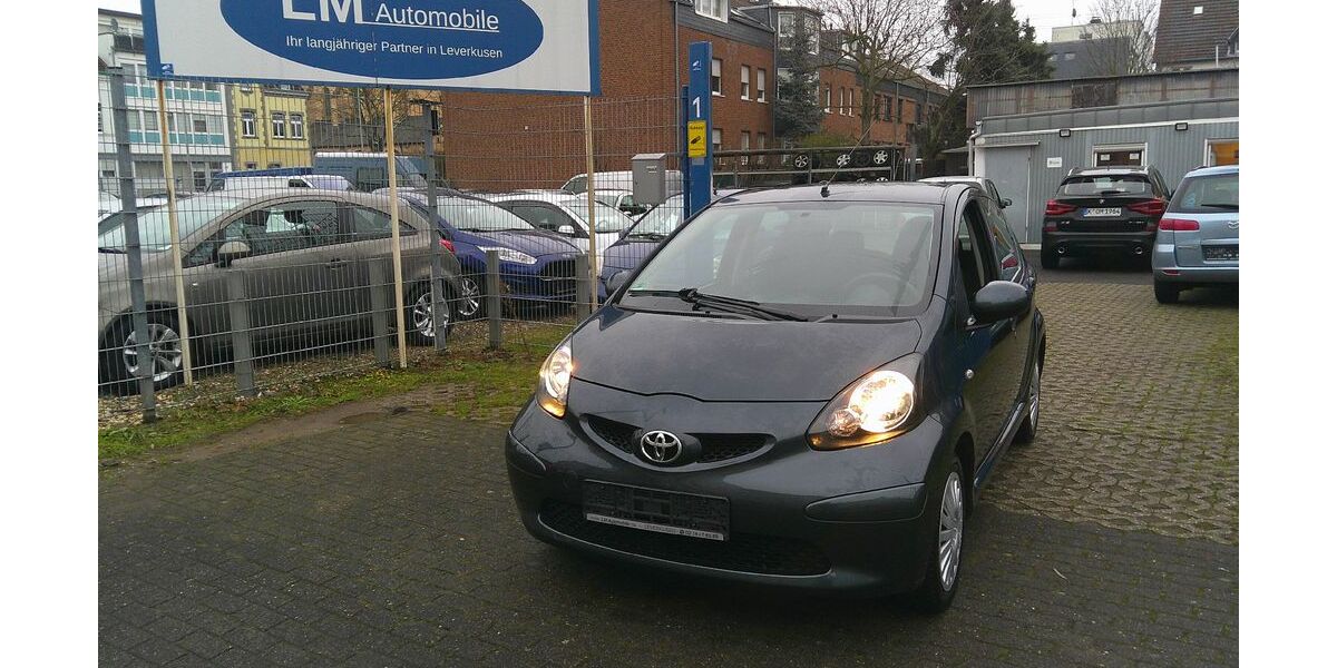 Toyota Aygo (X) 50.687 km 4.950 &euro; Leverkusen 51377
