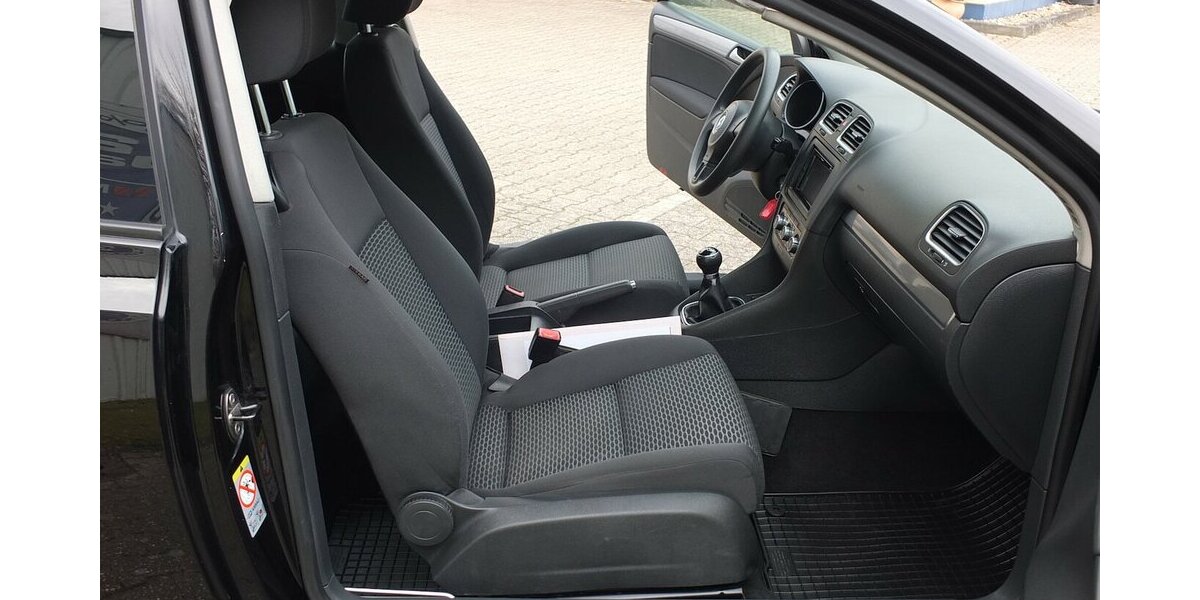 VW Golf 1.4i TRENDLINE KLIMAANLAGE SPORT-LMF SHZ 132.895 km 6.598 &euro; Köln 50858