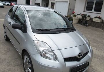 Toyota Yaris 73.500 km 6.400 &euro; Leverkusen 51371