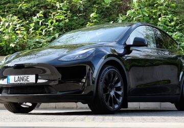 Tesla Model Y 66.560 km 39.700 &euro; Köln 50996