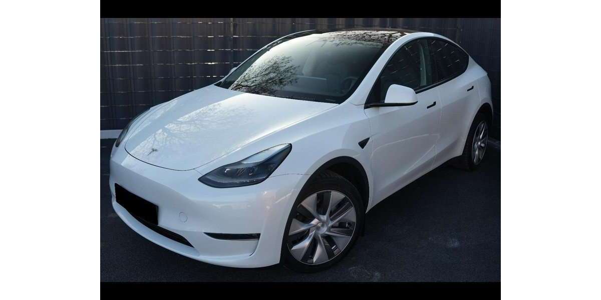 Tesla Model Y 32.956 km 20.000 &euro; Bergisch Gladbach 51427