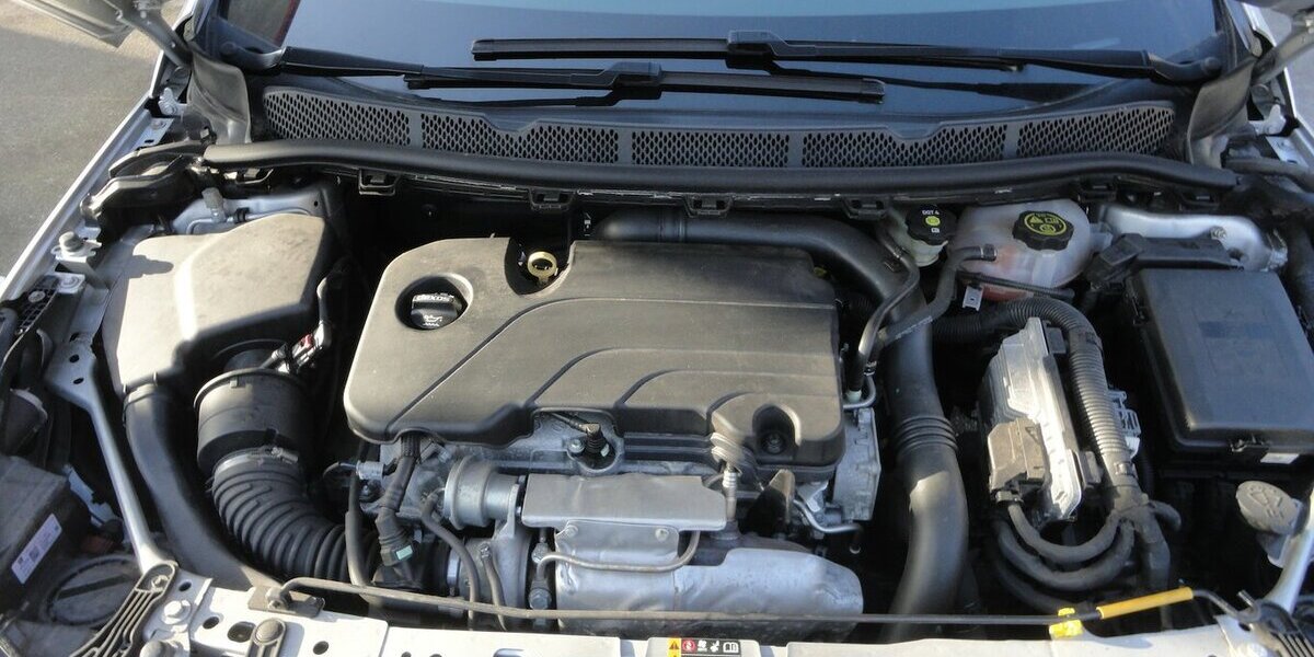 Opel Astra Edition 1,4 Klimatr. PDC V+H Allwetter Shz 90.000 km 8.990 &euro; Neuss 41462