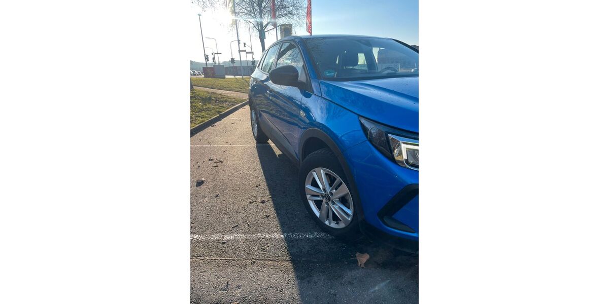 Opel Grandland (X) 40.500 km 18.900 &euro; Düsseldorf 40627