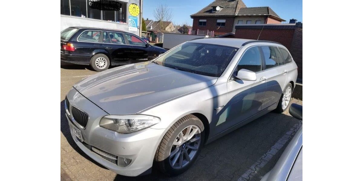 BMW 520 322.545 km 5.800 &euro; Bergisch Gladbach 51469