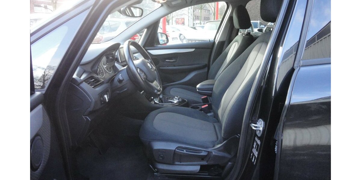BMW 218 Active Tourer Autom Navi LED Klimatr.PDC SHZ 112.000 km 11.999 &euro; Neuss 41462