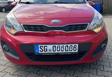 Kia Rio 110.000 km 5.900 &euro; Solingen 42655