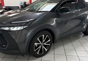 Toyota C-HR 17.000 km 29.900 &euro; Leverkusen 51371