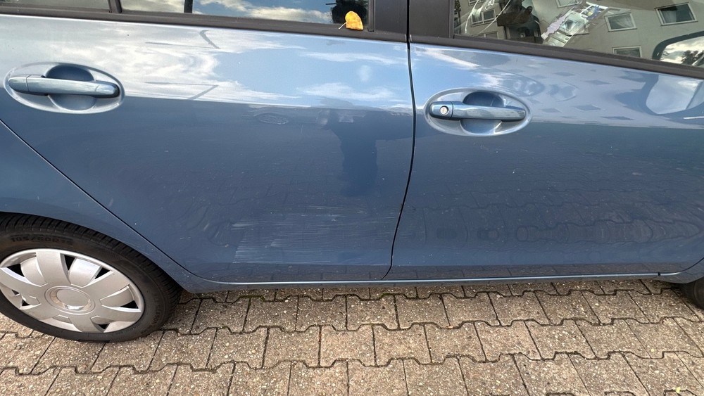 Toyota Yaris 157.400 km 2.700 &euro; Köln 50667