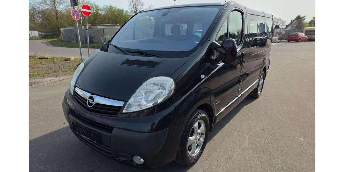 Opel Vivaro 175.000 km 12.800 &euro; Köln - Poll 51105